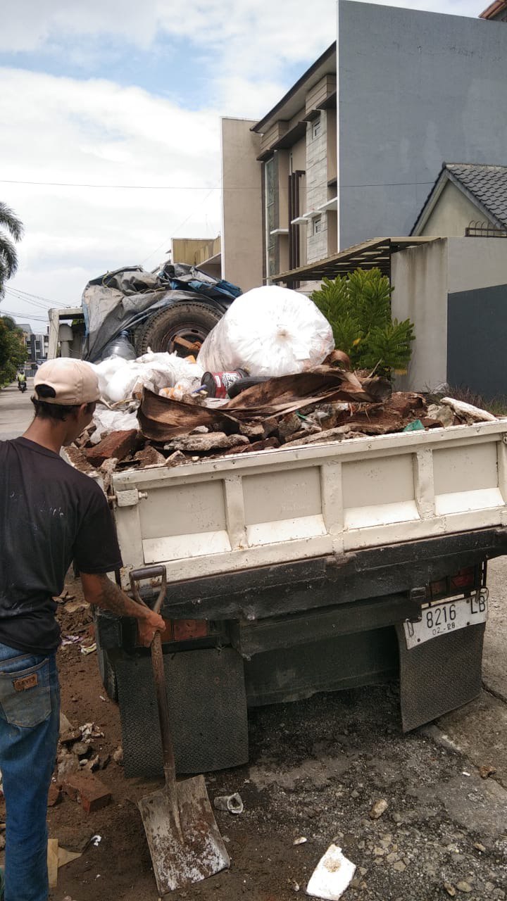 Urug Tanah dan Brangkal